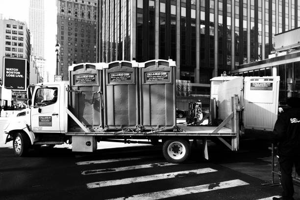 Best Luxury portable toilet rental  in Mount Healthy, OH